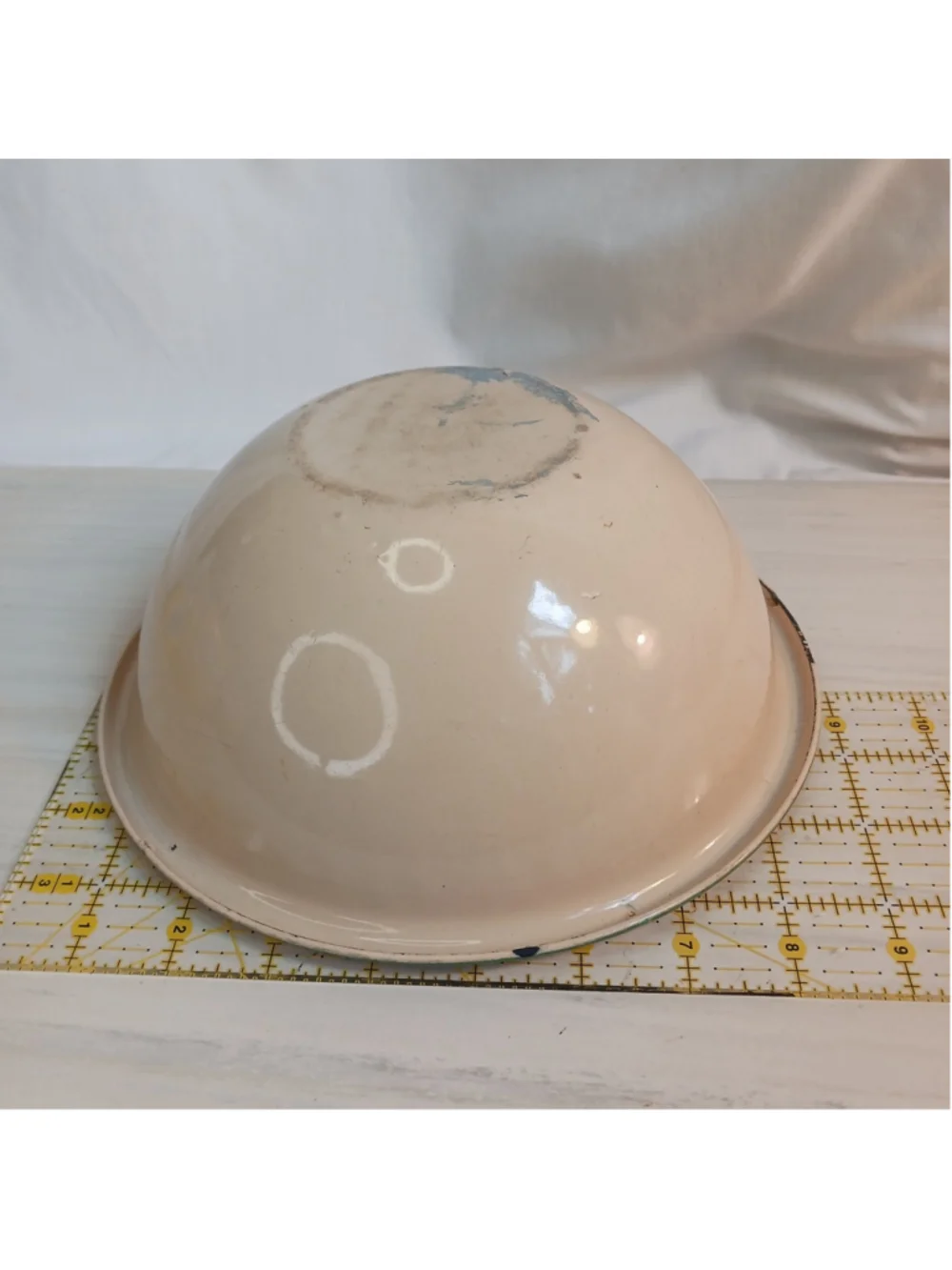 VTG Beige W/Green Trimmed Enamelware Bowl 9